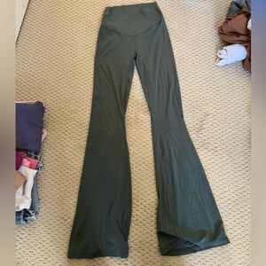 Green Aerie Flare Leggings, Size Medium
